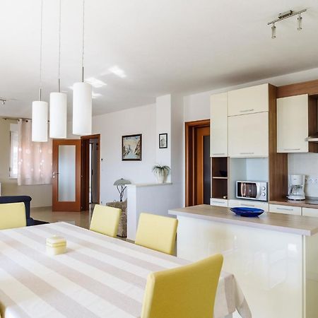 Apartman Niko Kaštela Exteriör bild