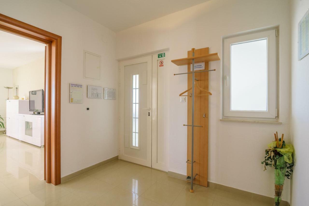 Apartman Niko Kaštela Exteriör bild